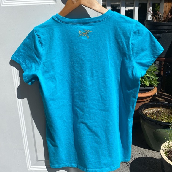 M - turquoise Arc’teryx climbing t-shirt (S/M) - Picture 2 of 9